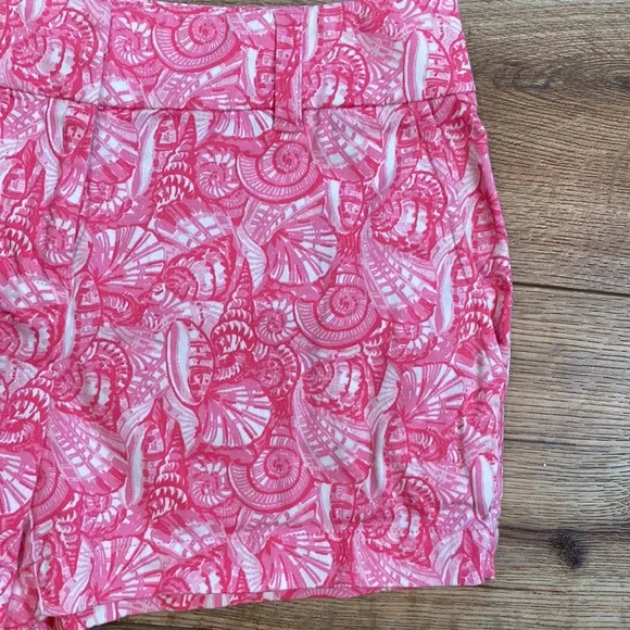 Vineyard Vines Pink Shells Allover Shorts - Picture 4 of 8